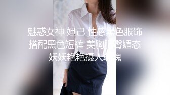 极品熟女半老徐娘近距离吃大屌，如品尝美食一般认真吃鸡，粉嫩的老逼被啃后被大屌狂怼！