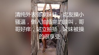 黄衣服牛仔裤外围妹子 毛毛浓密掰穴摸逼 镜头前口交舔屌 双腿肩上扛抽插猛操