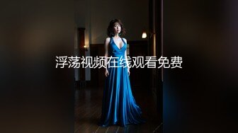   性感大长腿衬衣牛仔裤妹子，穿上黑丝掰穴舔逼交站立后入呻吟娇喘大声