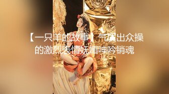 妹子面带笑容傍晚就在大马路上边走边自拍宽衣解带