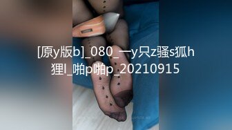  大耳环无毛小骚猫全程露脸跟大哥啪啪，深喉交舔蛋蛋，无套激情抽插