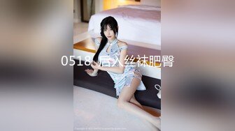 cos劲装美女玩假鸡巴自慰