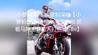 熟女人妻 在家看电影大片洋男友受不了了 在沙发上直接开车 被洋大吊无套输出 射了一肚皮