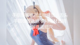 公园女厕偷拍穿着旗袍的美少妇