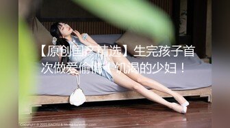 在浴室发骚的小女人全程露脸大秀直播，奶水诱惑口交乳夹假鸡巴，撅着屁股发骚道具抽插